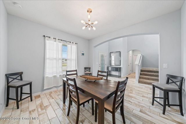 800 Lyons Circle NW, Palm Bay, FL 32907