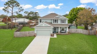 800 Lyons Circle NW, Palm Bay, FL 32907