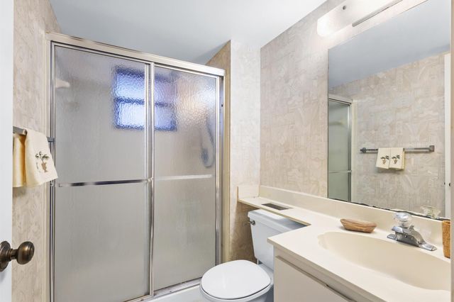 150 Lake Nancy Lane 223, West Palm Beach, FL 33411