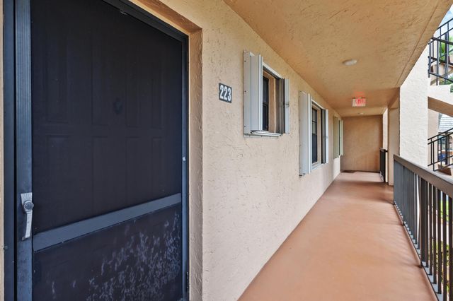 150 Lake Nancy Lane 223, West Palm Beach, FL 33411