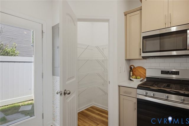 8272 Scott Commons Dr, Henrico, VA 23227
