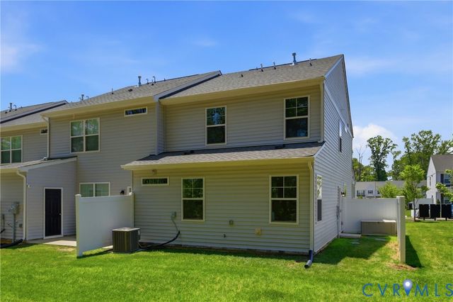 8272 Scott Commons Dr, Henrico, VA 23227