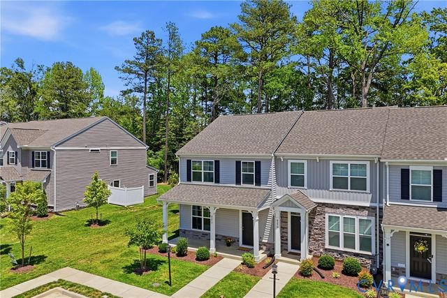 8272 Scott Commons Dr, Henrico, VA 23227
