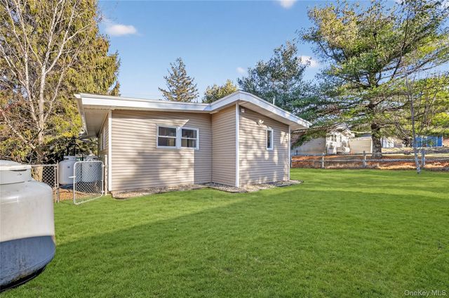 2 The Curve Road, Rock Hill, NY 12775