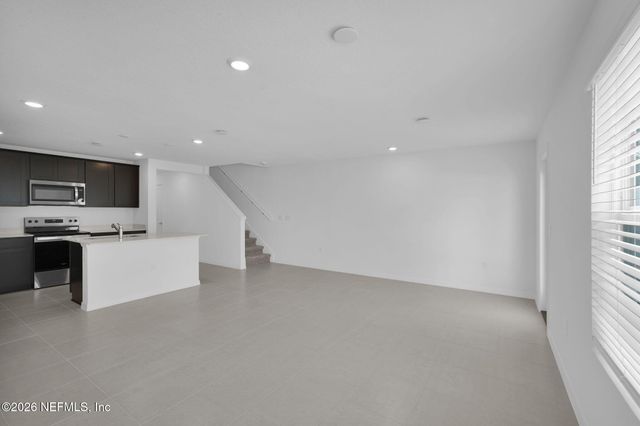 10128 WHISTLING PNE Court, Jacksonville, FL 32221