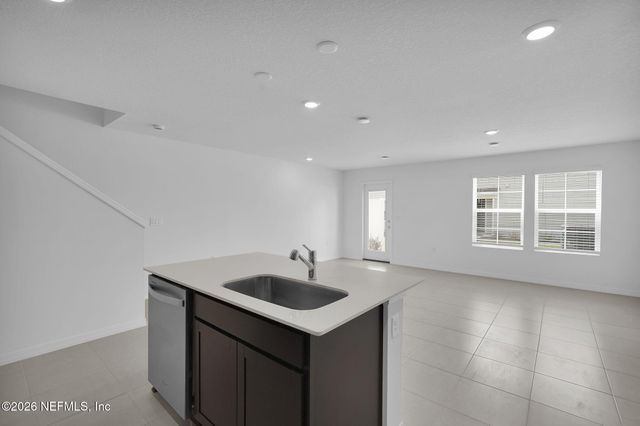 10128 WHISTLING PNE Court, Jacksonville, FL 32221