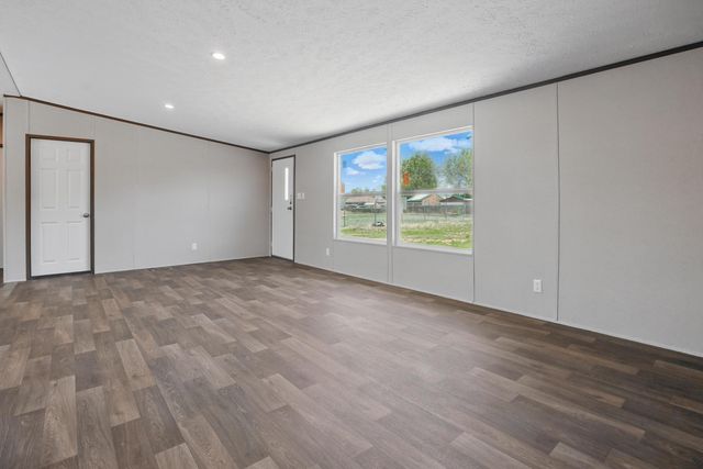 809 Maple Avenue, Moriarty, NM 87035