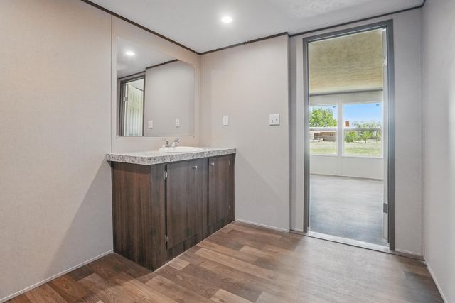 809 Maple Avenue, Moriarty, NM 87035