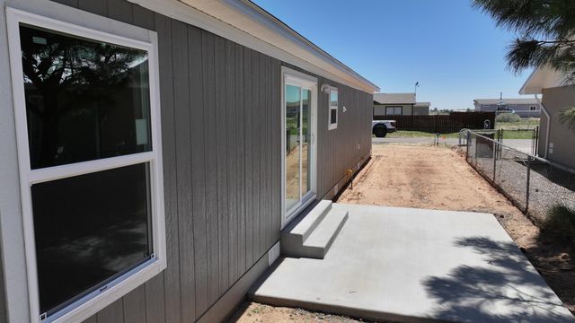 809 Maple Avenue, Moriarty, NM 87035