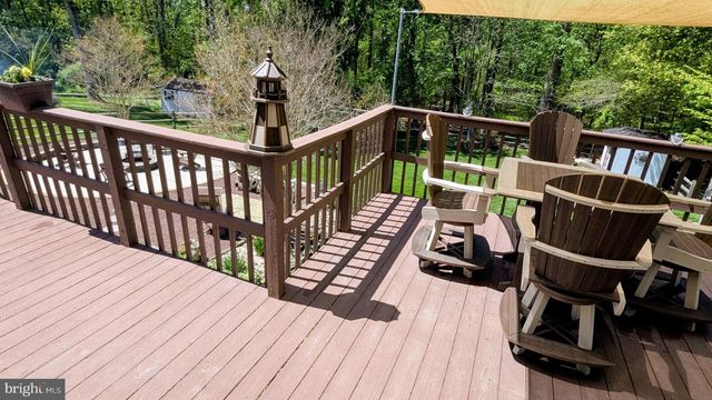 121 N HUNTER FORGE RD, Newark, DE 19713