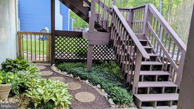 121 N HUNTER FORGE RD, Newark, DE 19713