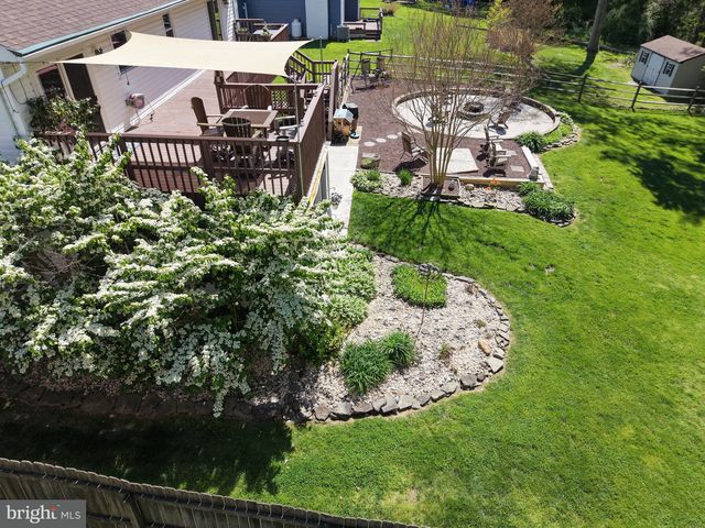 121 N HUNTER FORGE RD, Newark, DE 19713