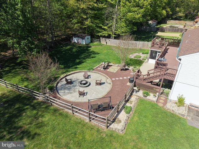 121 N HUNTER FORGE RD, Newark, DE 19713