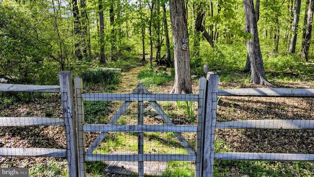 121 N HUNTER FORGE RD, Newark, DE 19713