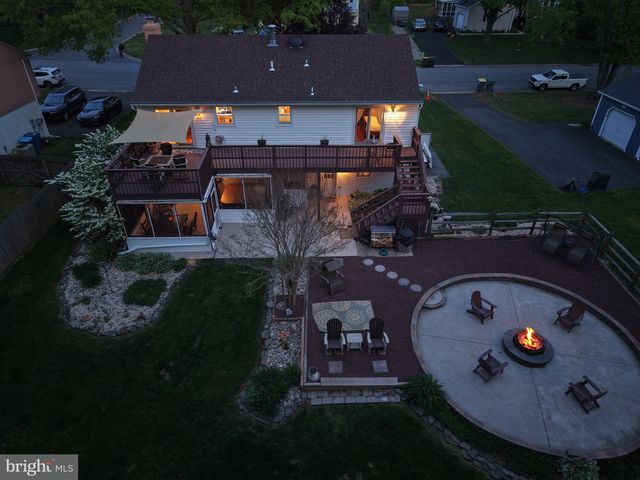 121 N HUNTER FORGE RD, Newark, DE 19713