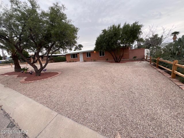 6808 E Koralee Street, Tucson, AZ 85710