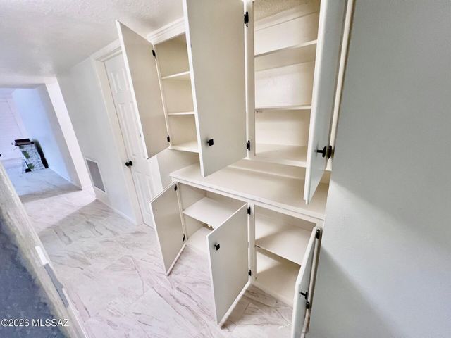 6808 E Koralee Street, Tucson, AZ 85710