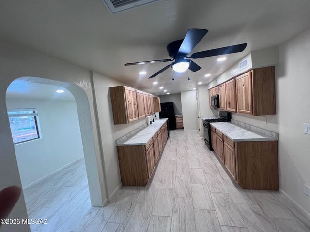 6808 E Koralee Street, Tucson, AZ 85710