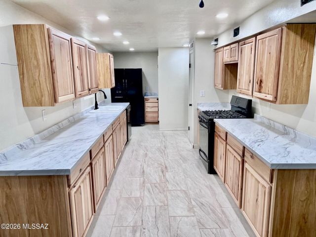 6808 E Koralee Street, Tucson, AZ 85710