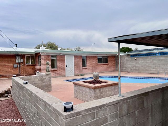 6808 E Koralee Street, Tucson, AZ 85710