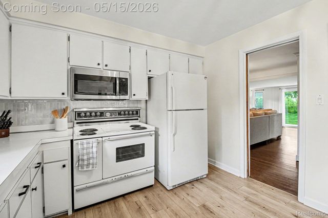 4402 Buckingham Road, Royal Oak, MI 48073