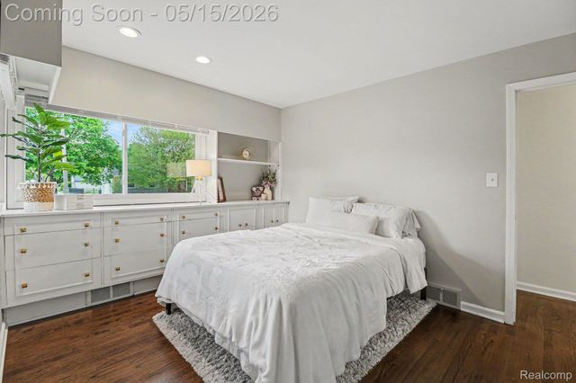 4402 Buckingham Road, Royal Oak, MI 48073