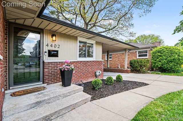 4402 Buckingham Road, Royal Oak, MI 48073