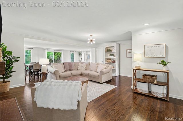 4402 Buckingham Road, Royal Oak, MI 48073