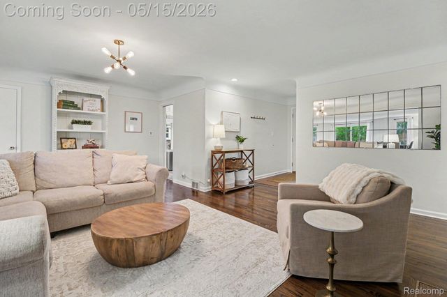 4402 Buckingham Road, Royal Oak, MI 48073