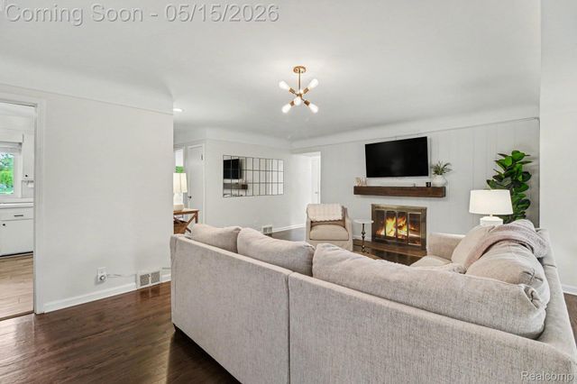 4402 Buckingham Road, Royal Oak, MI 48073