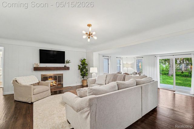 4402 Buckingham Road, Royal Oak, MI 48073