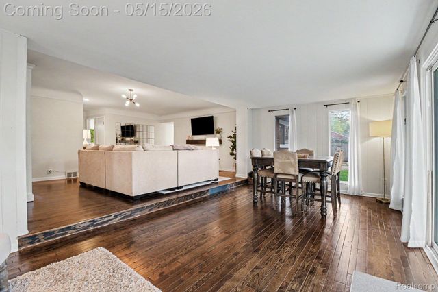 4402 Buckingham Road, Royal Oak, MI 48073