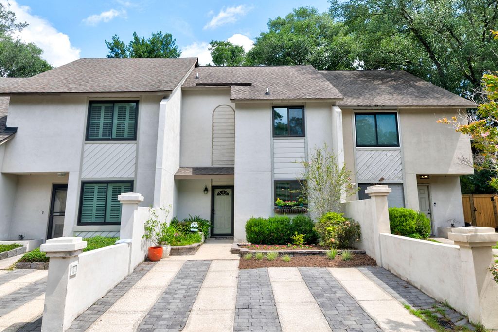 319 Lapwing Lane, Mount Pleasant, SC 29464