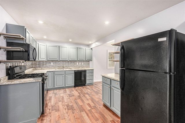 10350 S Sprinkle Road, Vicksburg, MI 49097