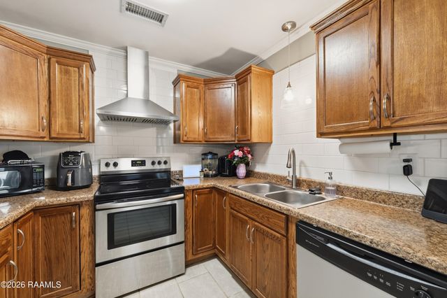 1030 Cecil Drive, Breaux Bridge, LA 70517