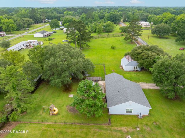 1030 Cecil Drive, Breaux Bridge, LA 70517