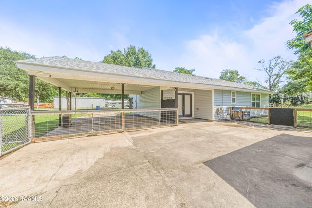 1030 Cecil Drive, Breaux Bridge, LA 70517