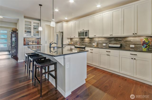 8520 Shaw Lane NE, Lacey, WA 98516