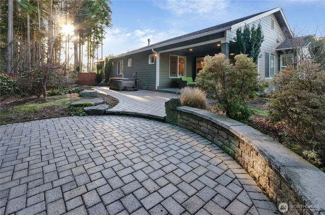 8520 Shaw Lane NE, Lacey, WA 98516