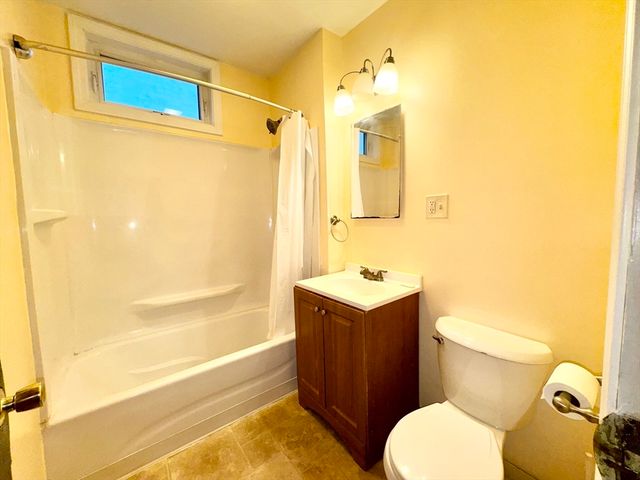 328 Stevens St 2, Lowell, MA 01851