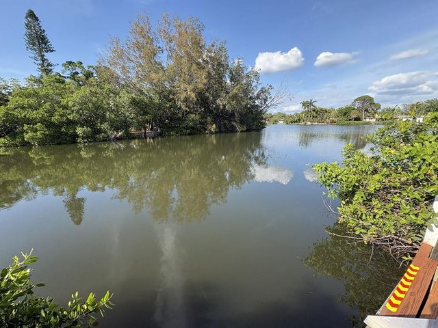 1549 DELAWARE AVENUE NE, St Petersburg, FL 33703