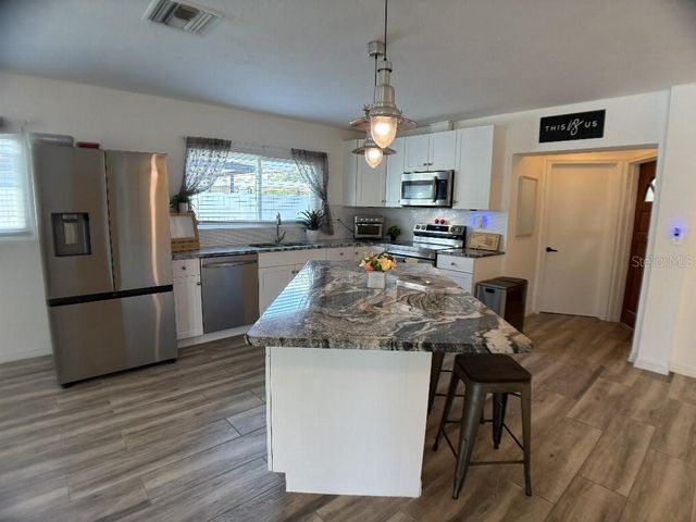 1549 DELAWARE AVENUE NE, St Petersburg, FL 33703