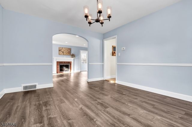 303 Ashland Rd, Middlesex Boro, NJ 08846