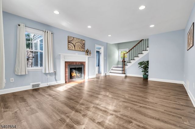 303 Ashland Rd, Middlesex Boro, NJ 08846