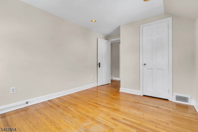 303 Ashland Rd, Middlesex Boro, NJ 08846