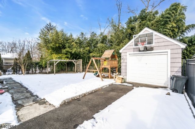 303 Ashland Rd, Middlesex Boro, NJ 08846