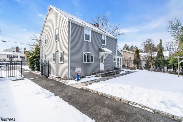 303 Ashland Rd, Middlesex Boro, NJ 08846