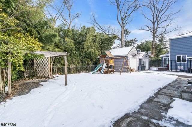 303 Ashland Rd, Middlesex Boro, NJ 08846