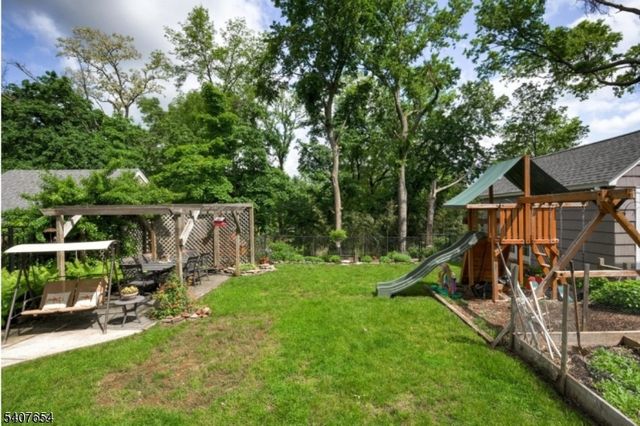 303 Ashland Rd, Middlesex Boro, NJ 08846