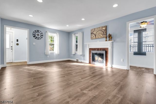 303 Ashland Rd, Middlesex Boro, NJ 08846